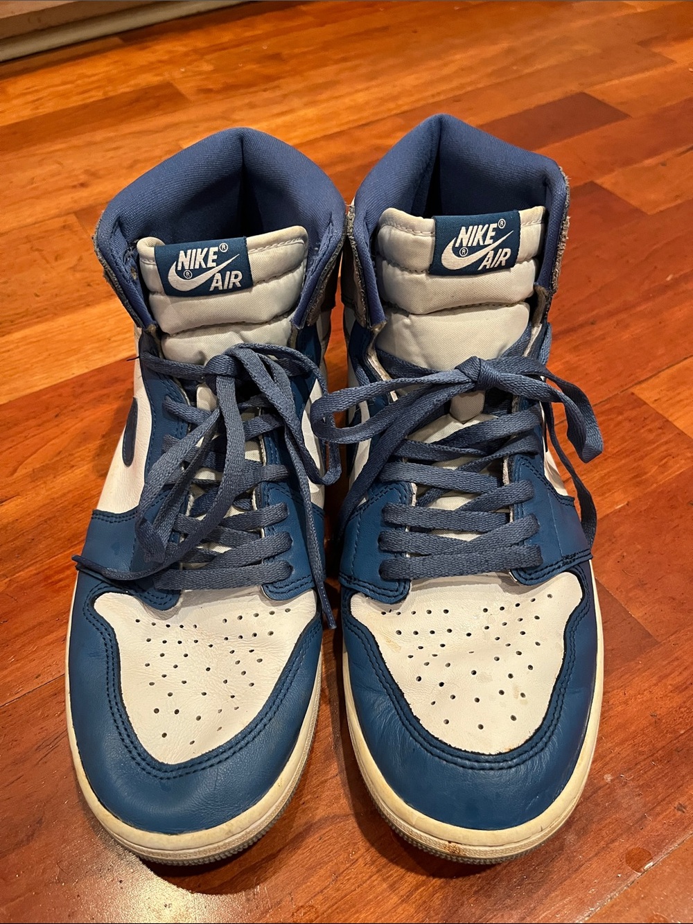 Air Jordan 1 High OG "True Blue"